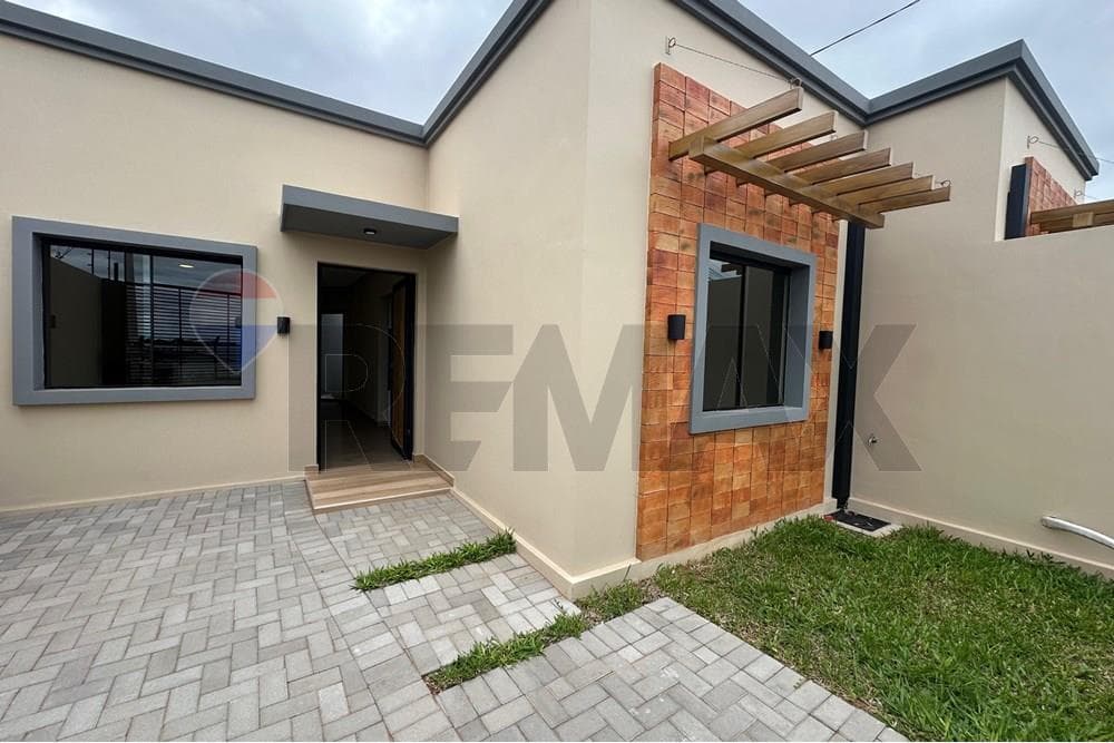 Chalet en venta - Villa Elisa Paraguay, foto 3