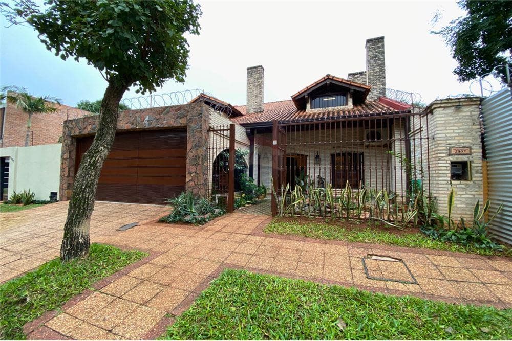 Amplia Residencia en barrio Herrera, foto 2
