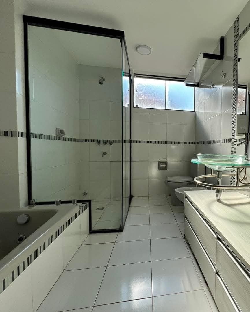 Residencia De 4 Dormitorios En Villa Aurelia, foto 3
