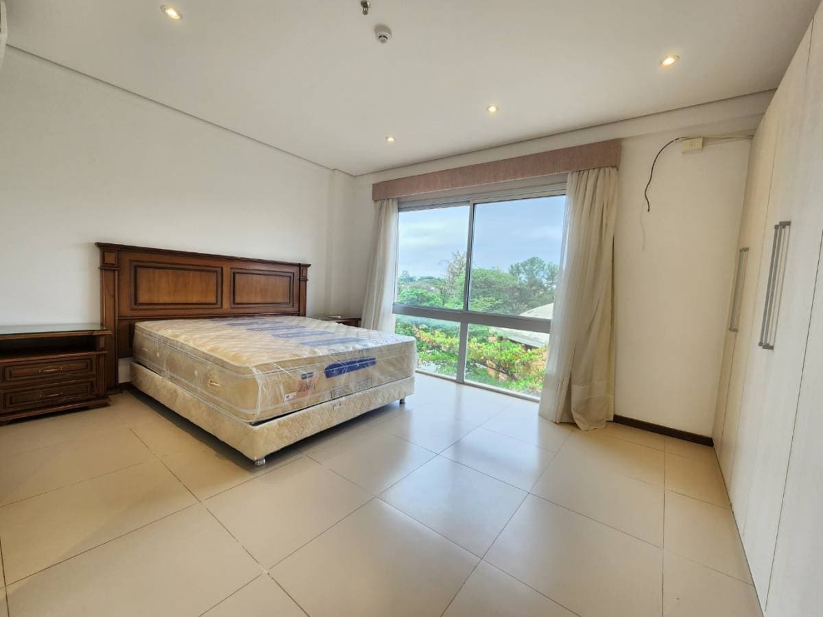 Amplio depto de 3 dormitorios - zona shopp del sol sin muebles, foto 3