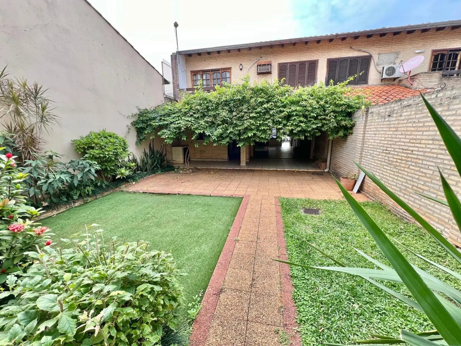Dúplex con amplio patio en alquiler – zona ips central, foto 2