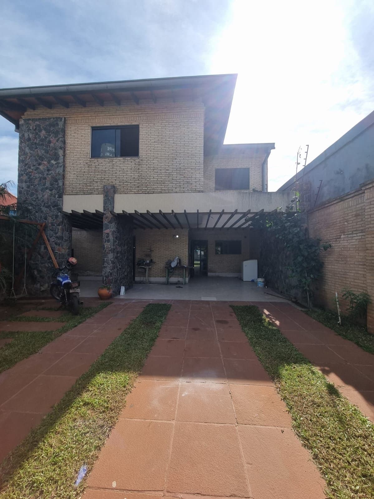 Alquilo/vendo residencia en loma pyta