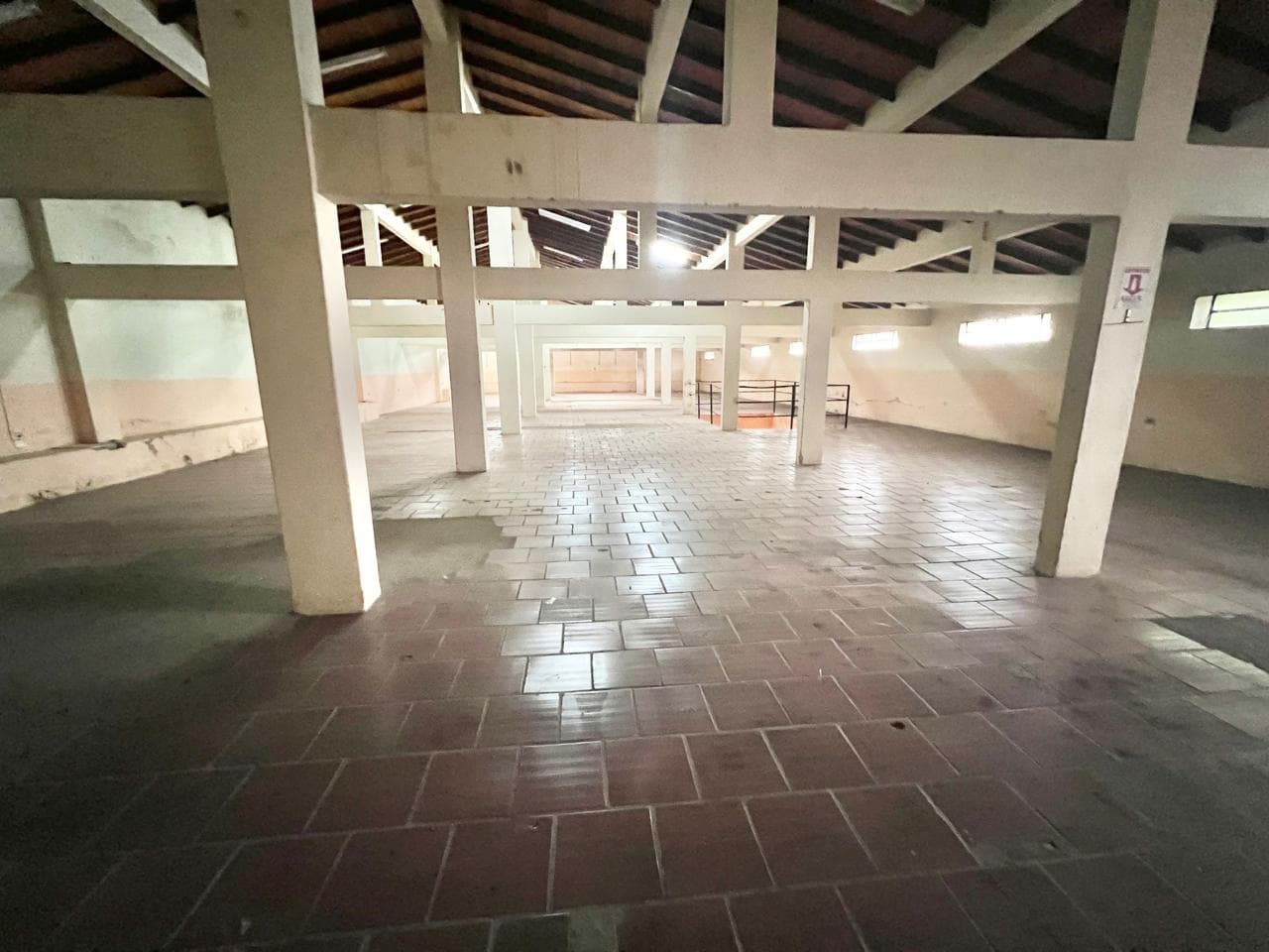 En Alquiler Showroom / Depósito en San Vicente A419, foto 3