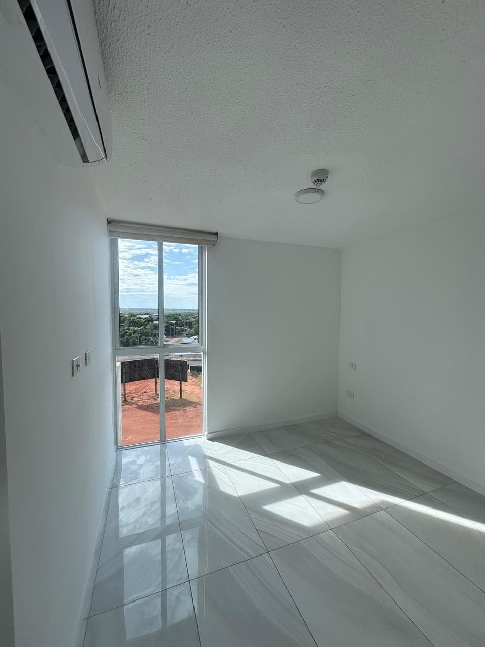 En alquiler departamento de 2 dormitorios en surbi´i, foto 3