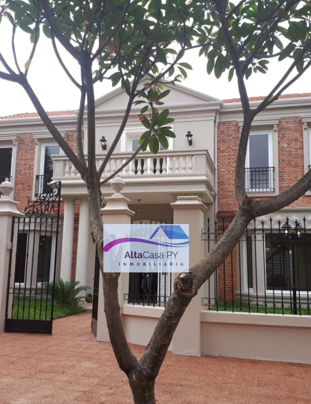 Alquilo hermosa residencia estilo ingles, en bo.los laureles