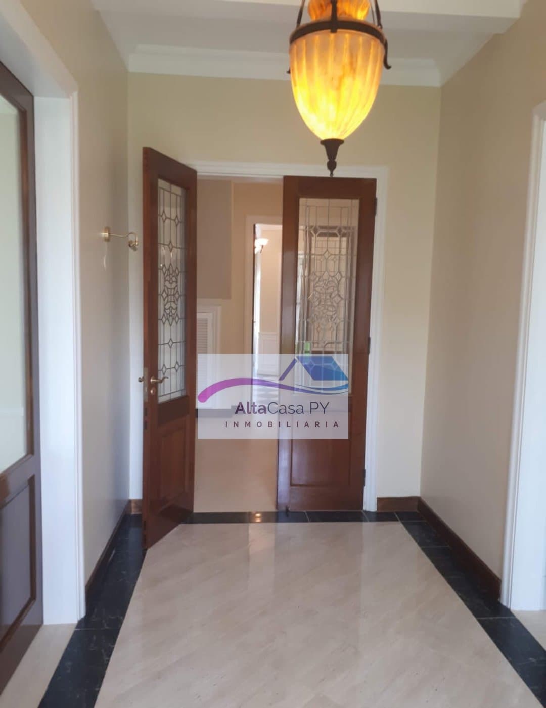 Hermosa residencia estilo ingles, en bo.los laureles, foto 2