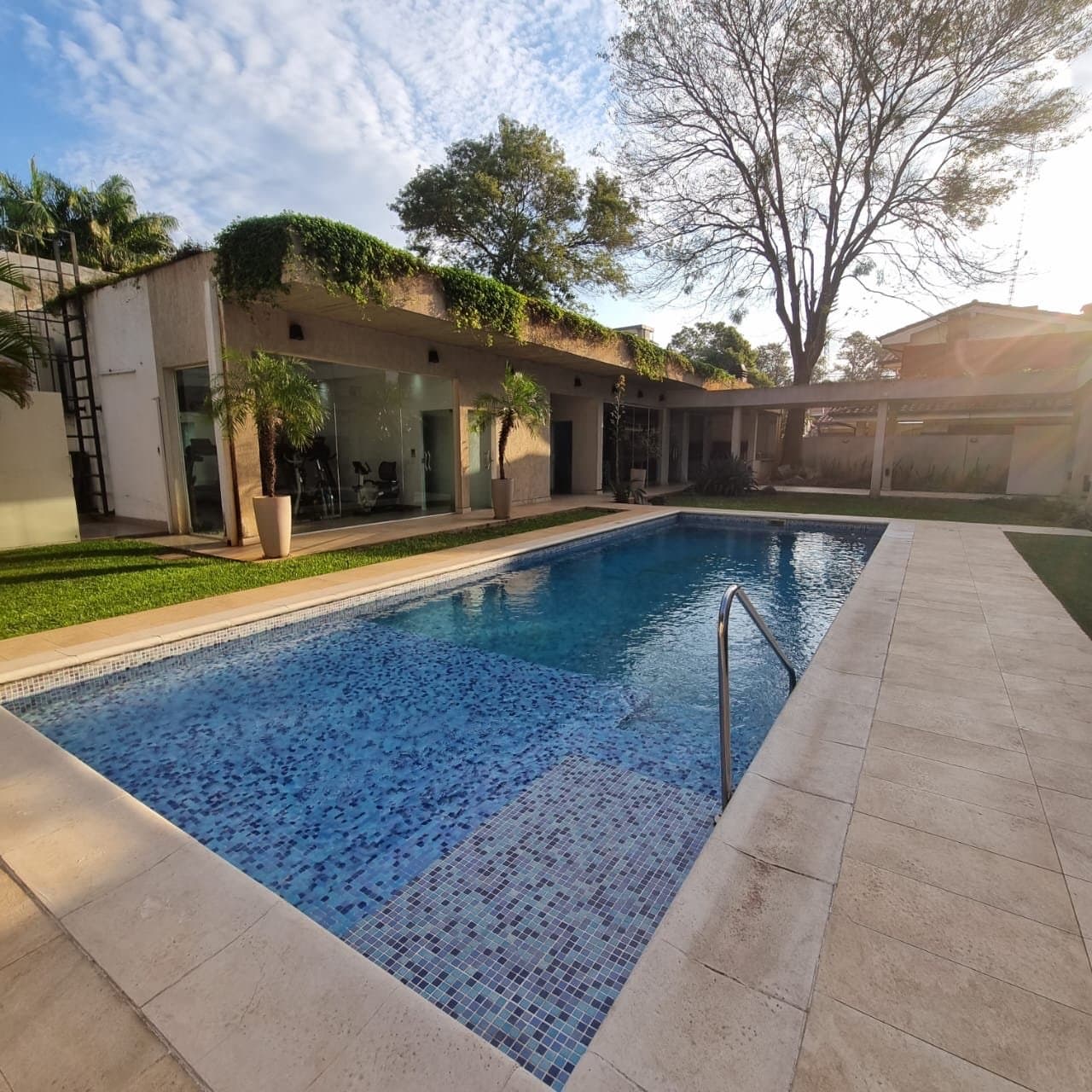 Alquilo hermoso dpto amoblado con 3 suites z. Embajada usa