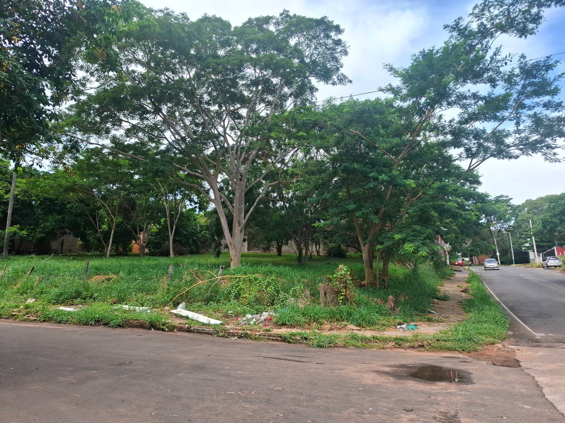 De gran terreno en Fernando de la Mora, foto 2