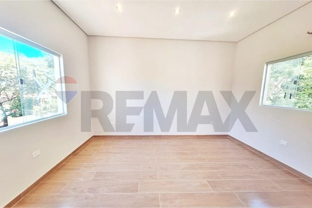 Imponente residencia en Luque, foto 4