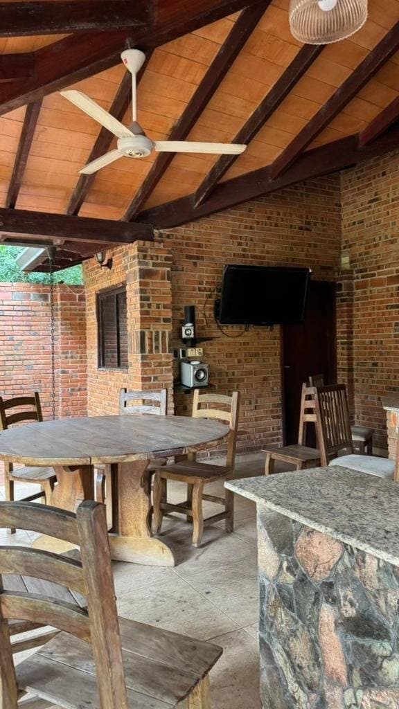 En Venta Casa Quinta con Piscina en Estanzuela – Itauguá, foto 3