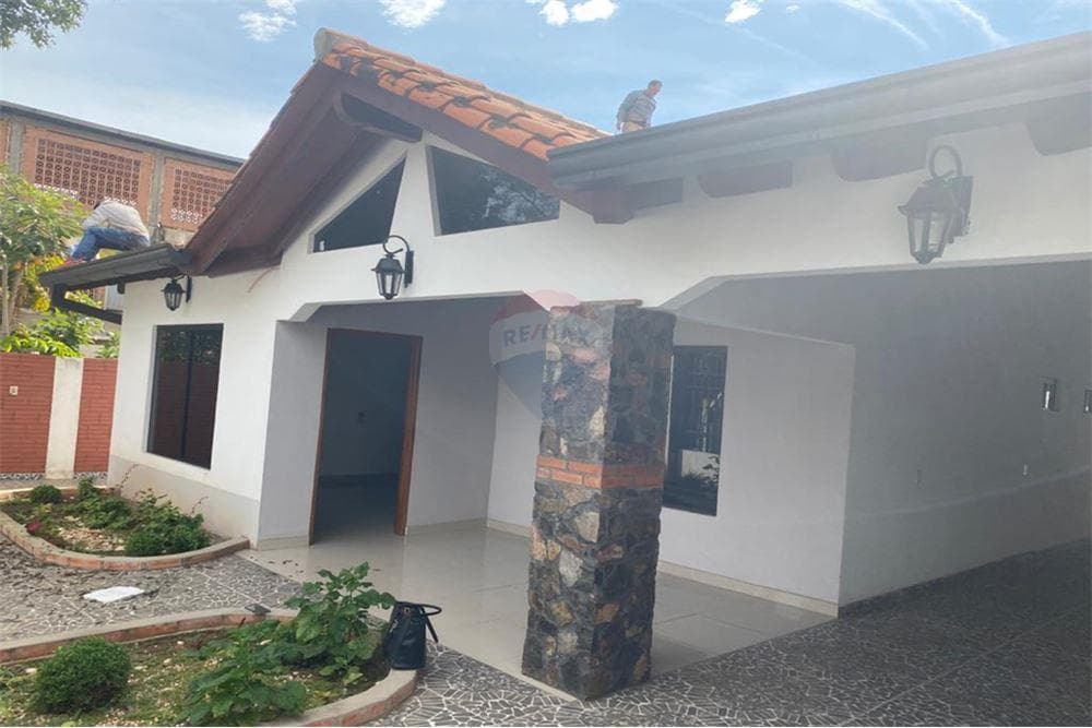 Amplia casa en San Lorenzo — foto 2