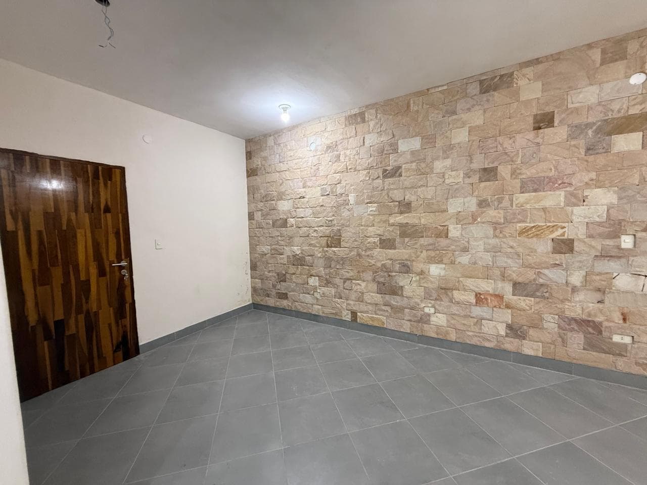 Local Comercial sobre Av. Fdo. de la Mora — foto 3