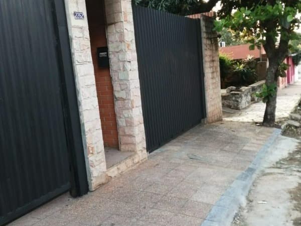 Vendo casa en barrio san vicente