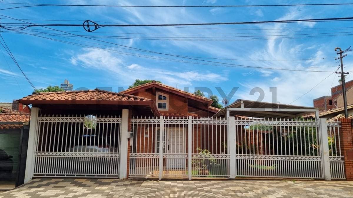 Hermosa casa en venta en el Barrio Mburucuyá - Asunción