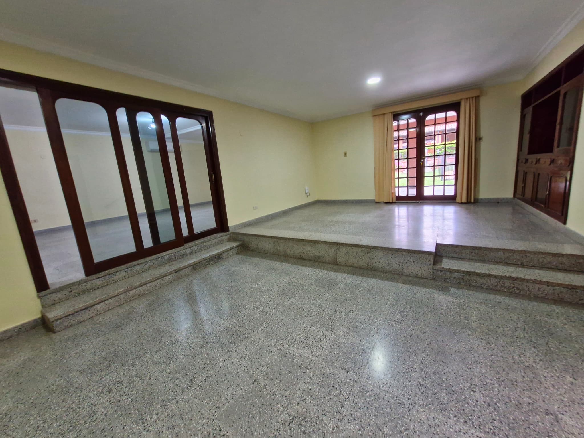 Importante Residencia De 4 Dormitorios En El Barrio Seminario — foto 4