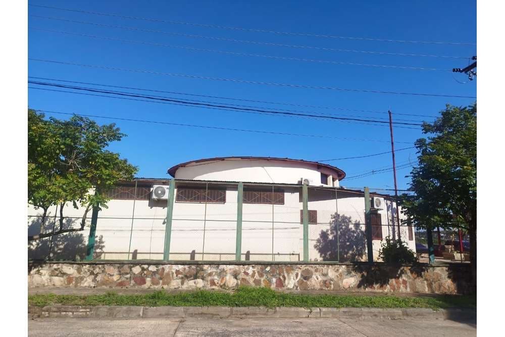 Oficina con showroon zona aeropuerto - Luque — foto 1