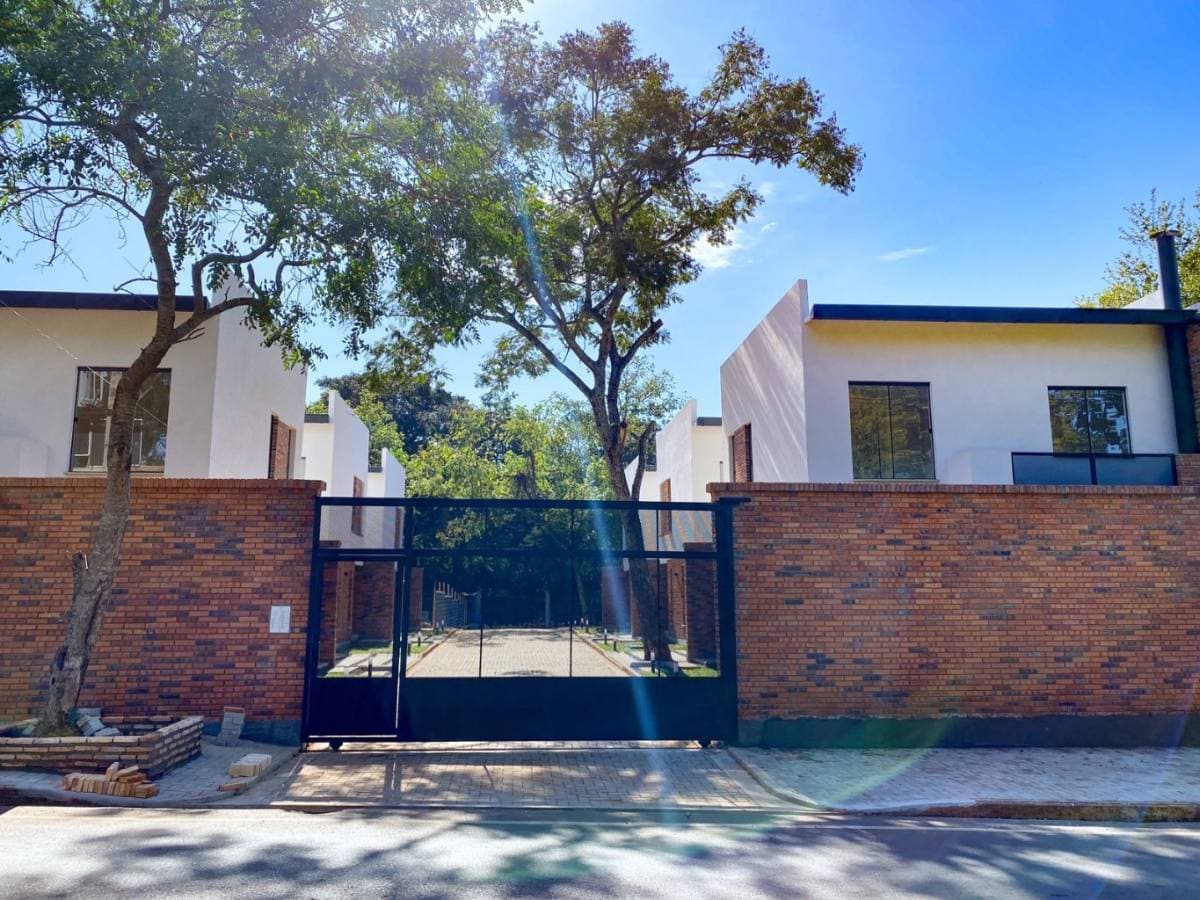 Bello duplex en barrio cerrado "jardines de loma merlo", foto 2