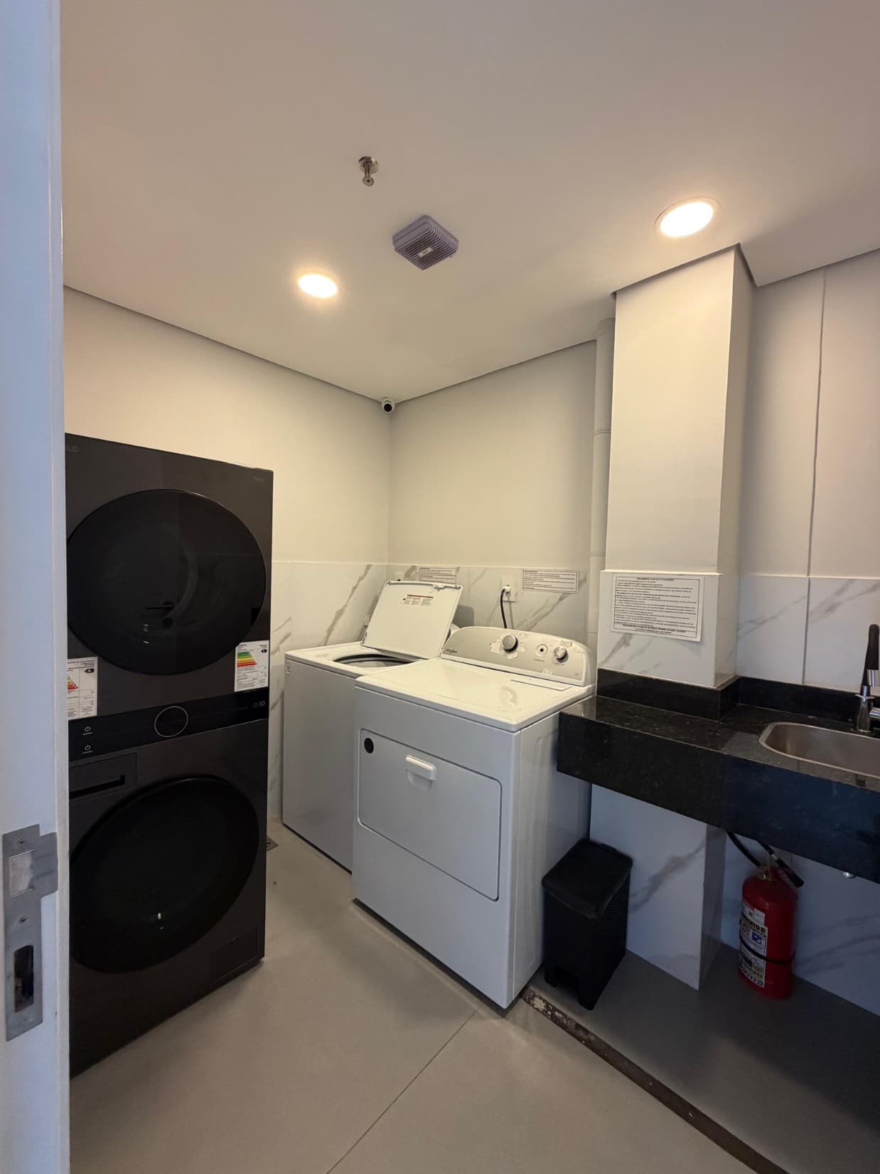 Departamento de 2 habitaciones con cochera en Ycua Satî, foto 4