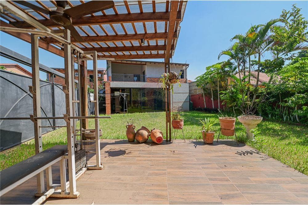 Hermosa casa en Fernando de la Mora norte, foto 1