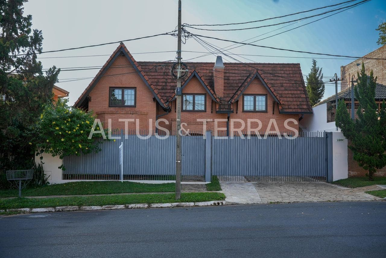 Alquilo casa de 2 plantas en barrio los laureles-asuncion