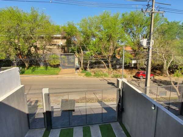 Dúplex en pozo en Mariano Roque Alonso – 3 dorm, quincho y patio (4827), foto 2