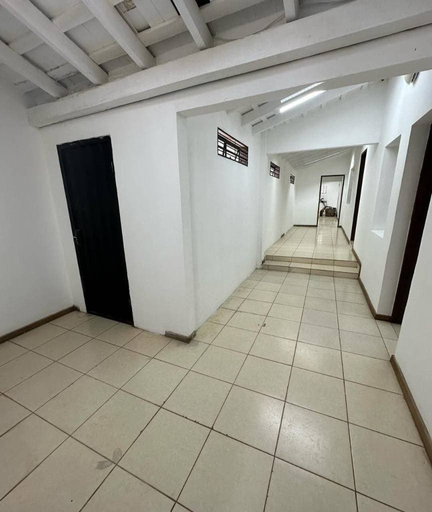 Casa en alquiler - para oficinas de varios ambientes - barrio Trinidad — foto 2