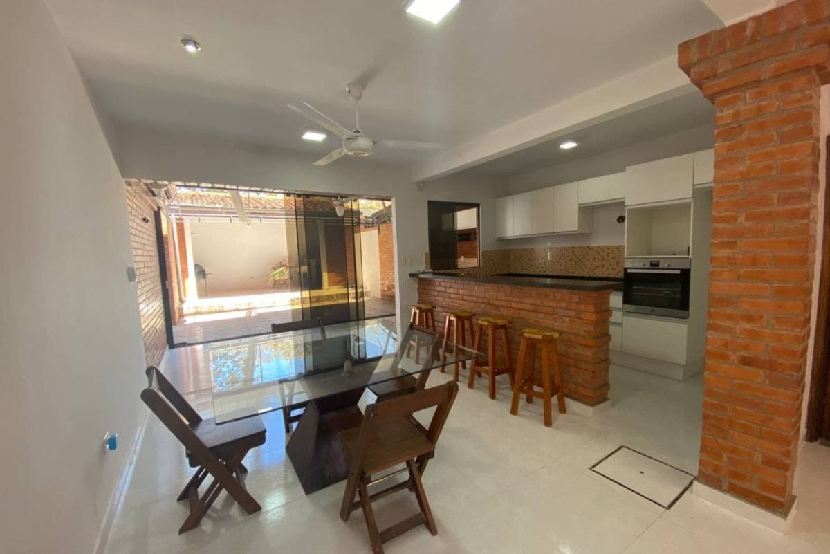 Alquilo o vendo bello duplex zona canal 13 lambare