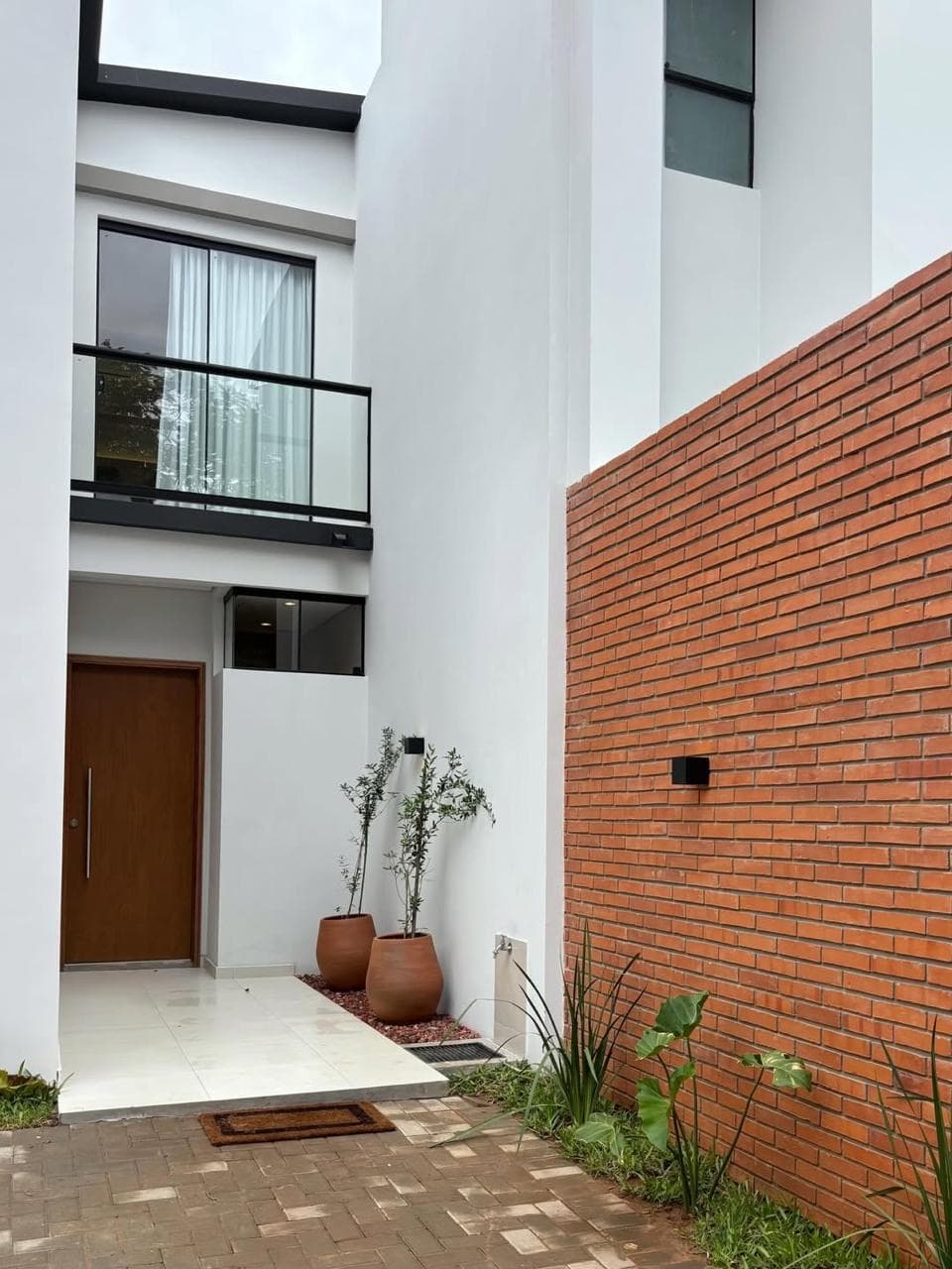 En venta amplio duplex a estrenar en Loma Merlo Luque, foto 5
