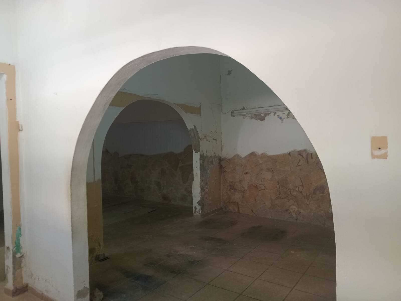 amplio salón en Asunción sobre Av. Estados Unidos esq. 5ta avenida, foto 5