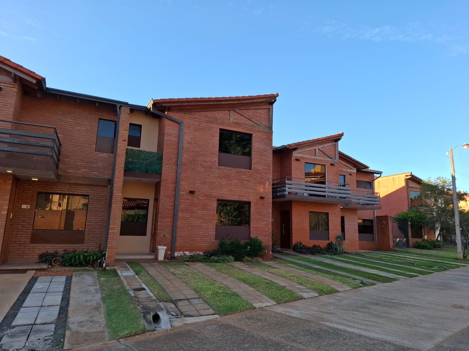 Alquilo – dúplex en barrio cerrado- San Lorenzo*
