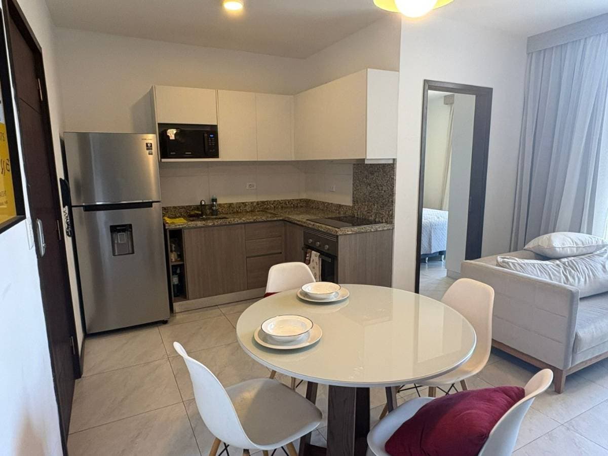 En alquiler departamento amoblado en los laureles — foto 1