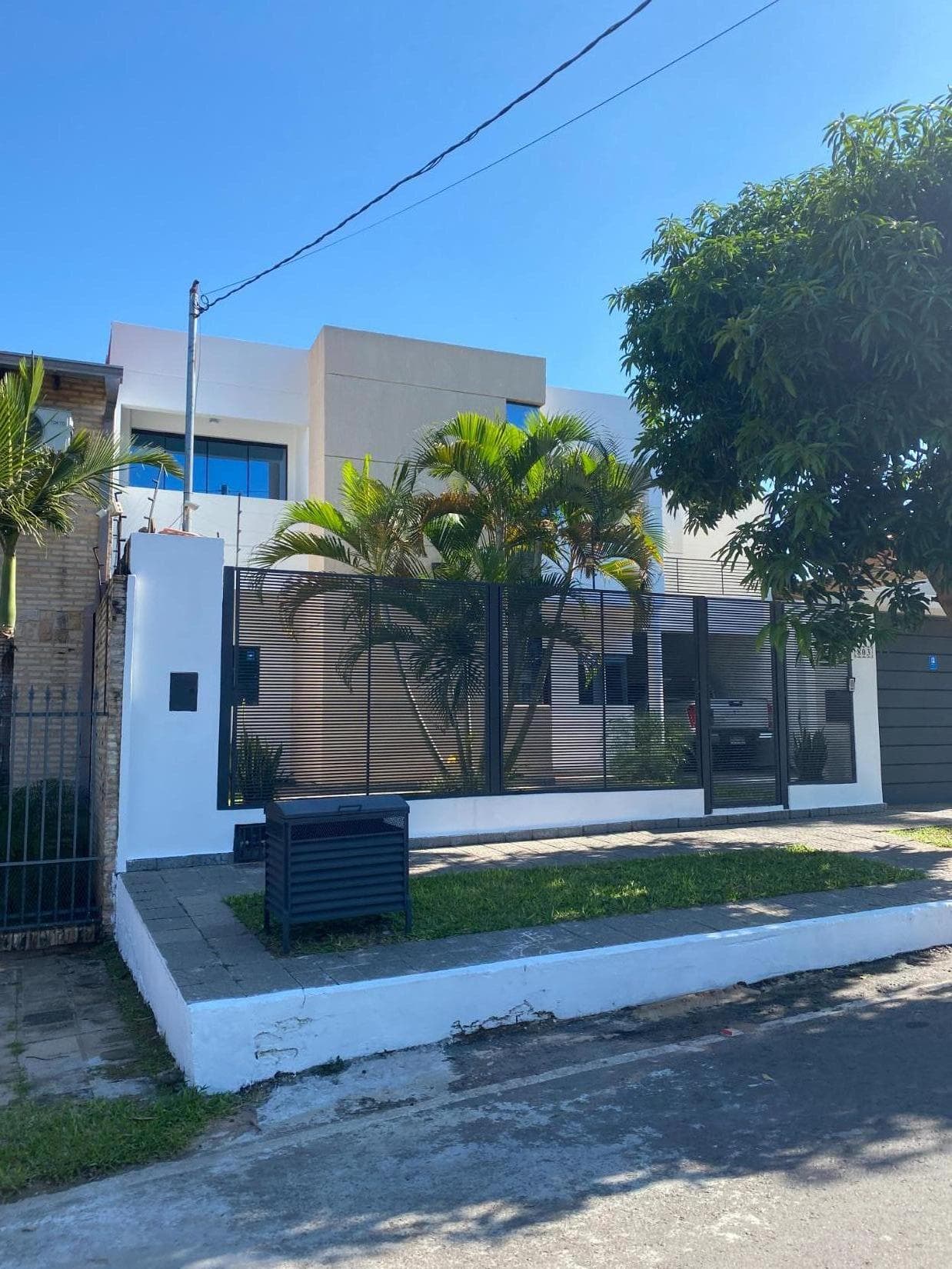 Vendo Moderna Residencia Zona Canal 13