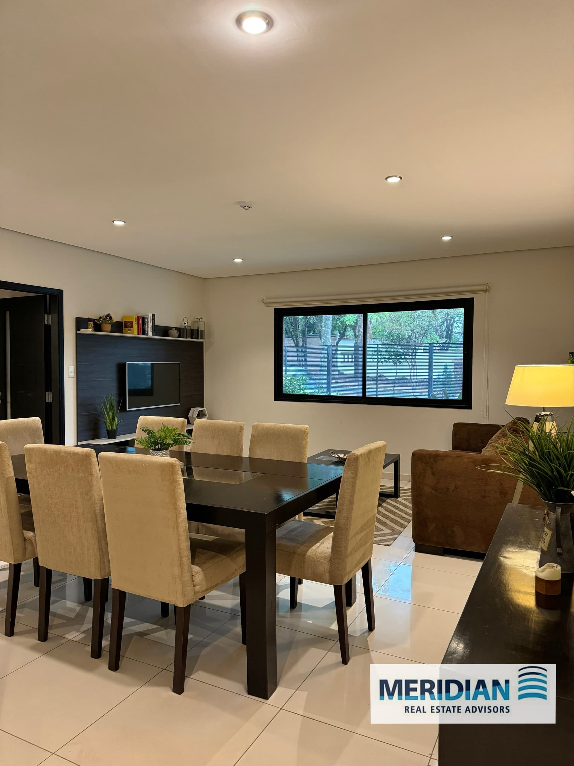Amplio Departamento en venta en Barrio Manora, foto 1