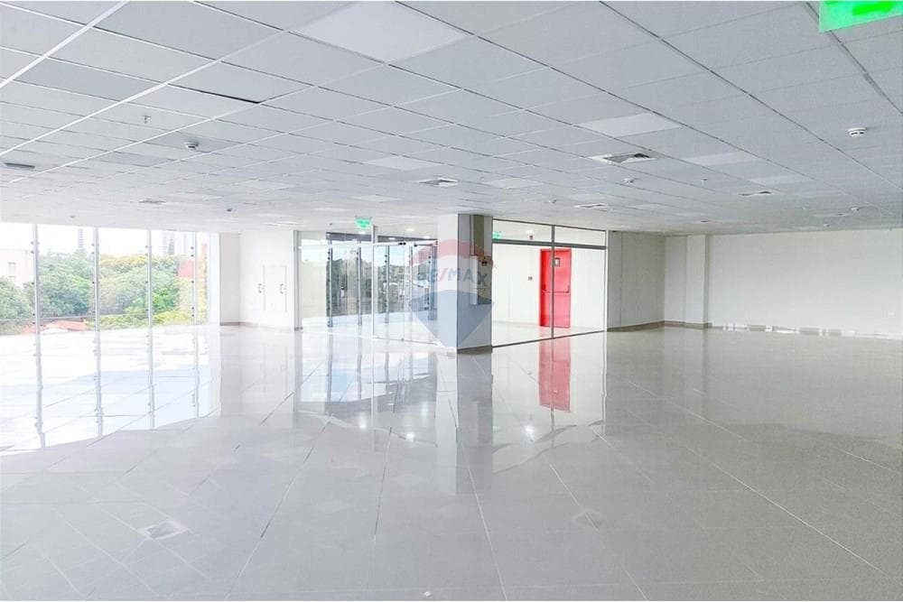 Oficina corporativa de 485 m2 en Villamorra