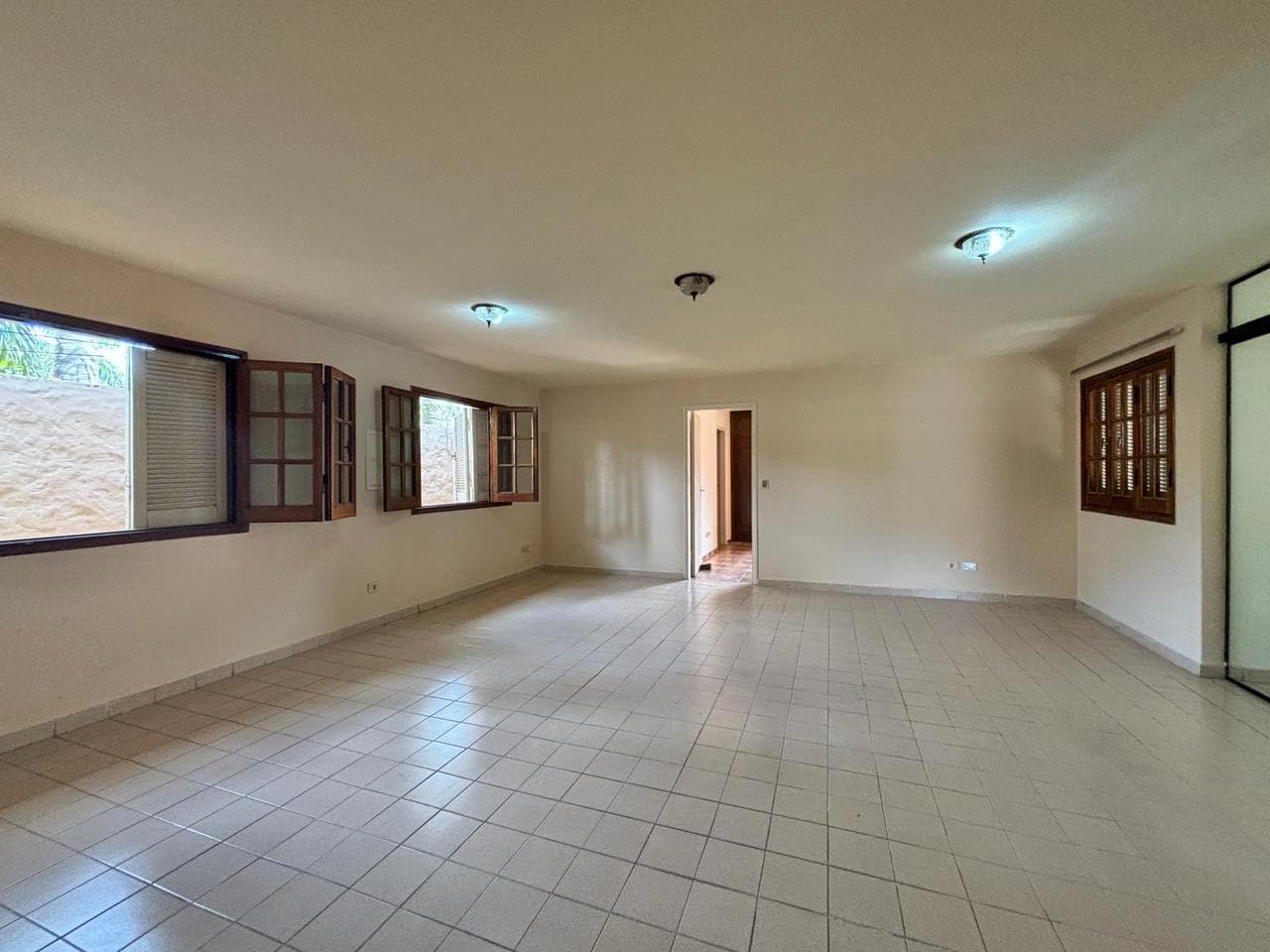 Local Comercial,11 ambientes, de 497m2 en Villa Morra, Senador Long, foto 5