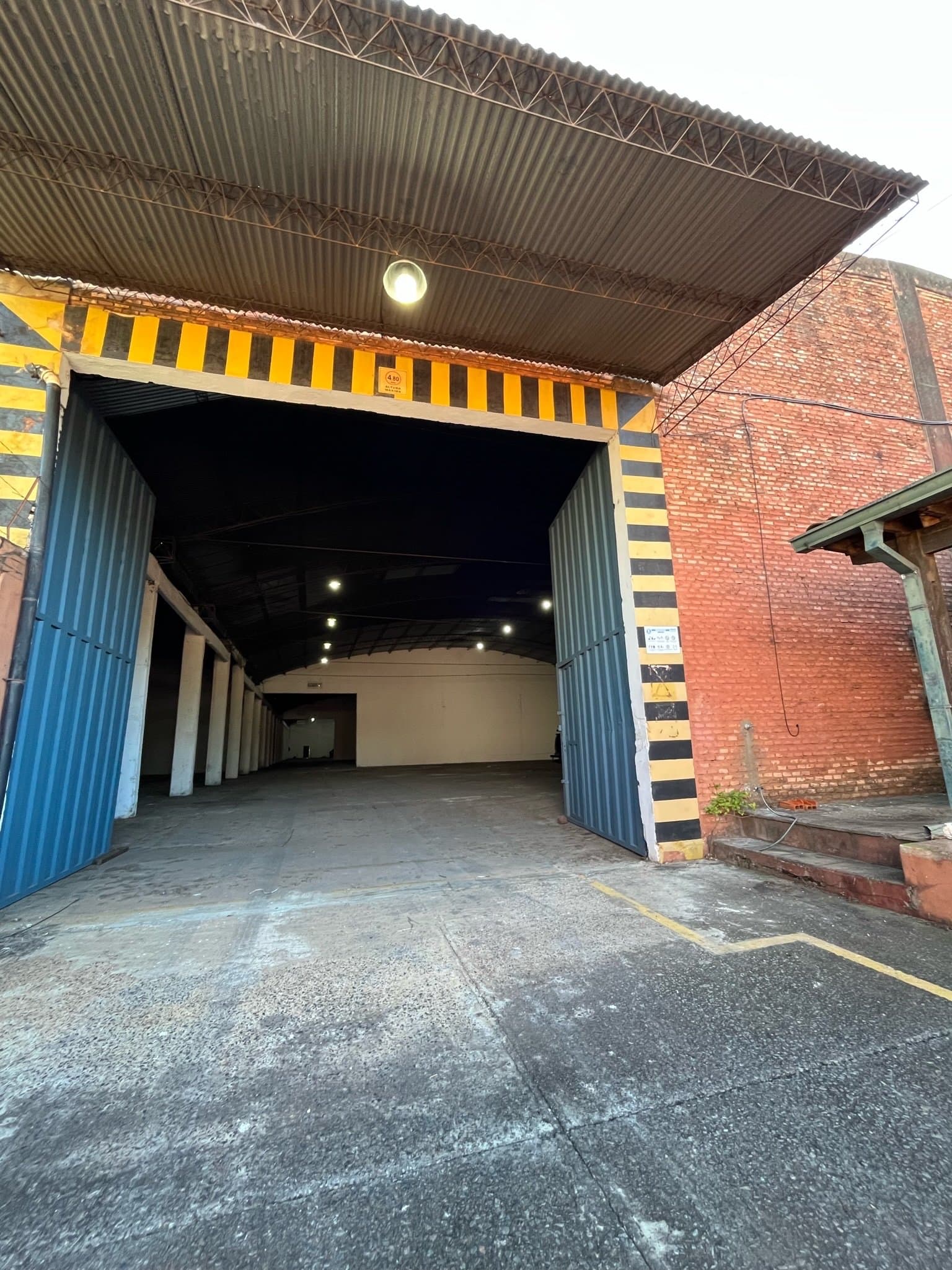 Deposito De 4500 M2 En San Lorenzo Sobre Avenida, foto 1