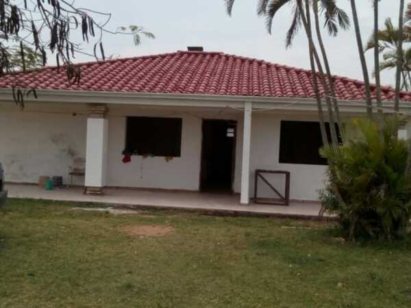 Vendo Casa Quinta en Costa Azul - Limpio