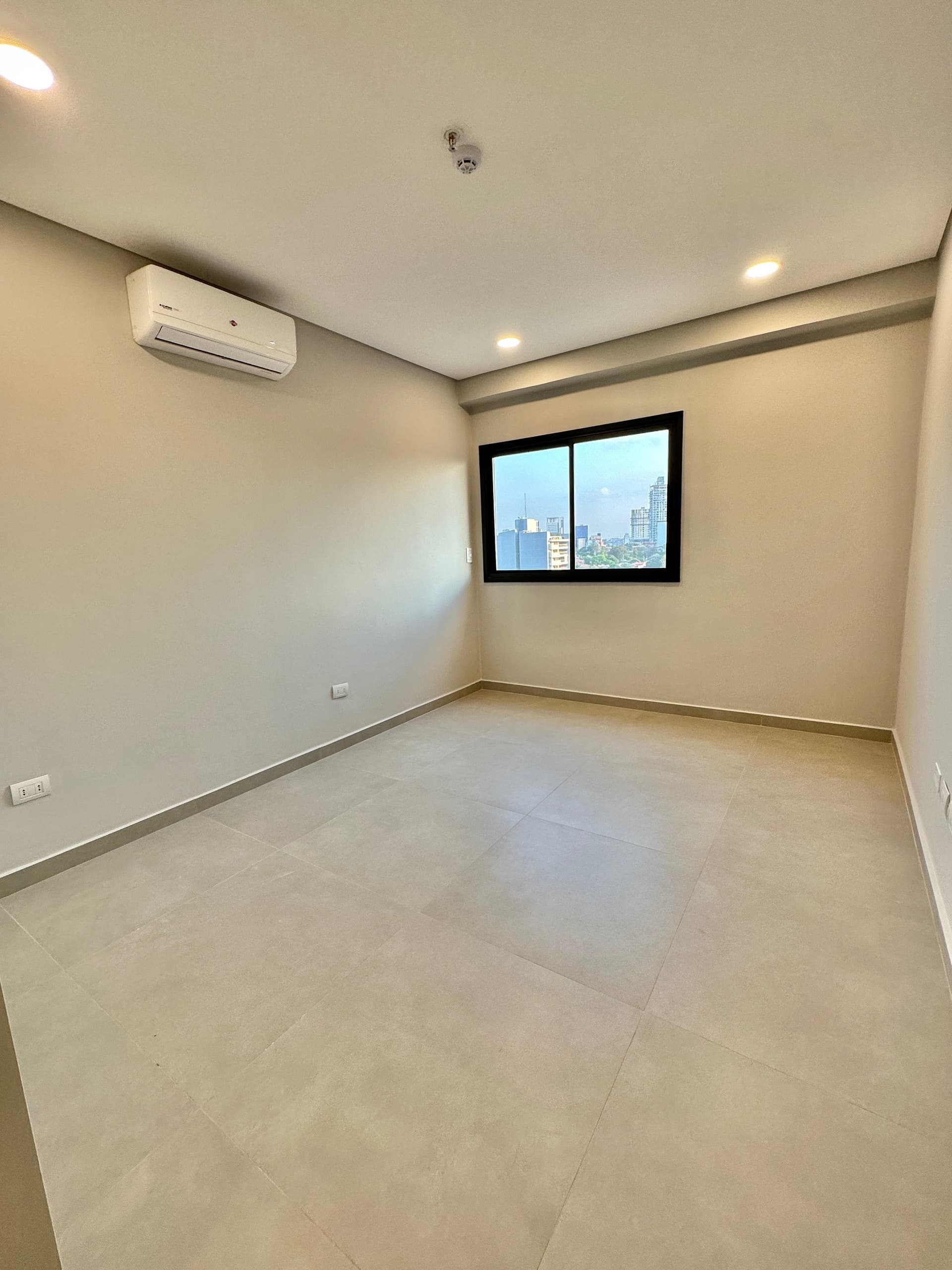 Amplio Departamento En Venta A Pasos Del Eje Corporativo!, foto 5