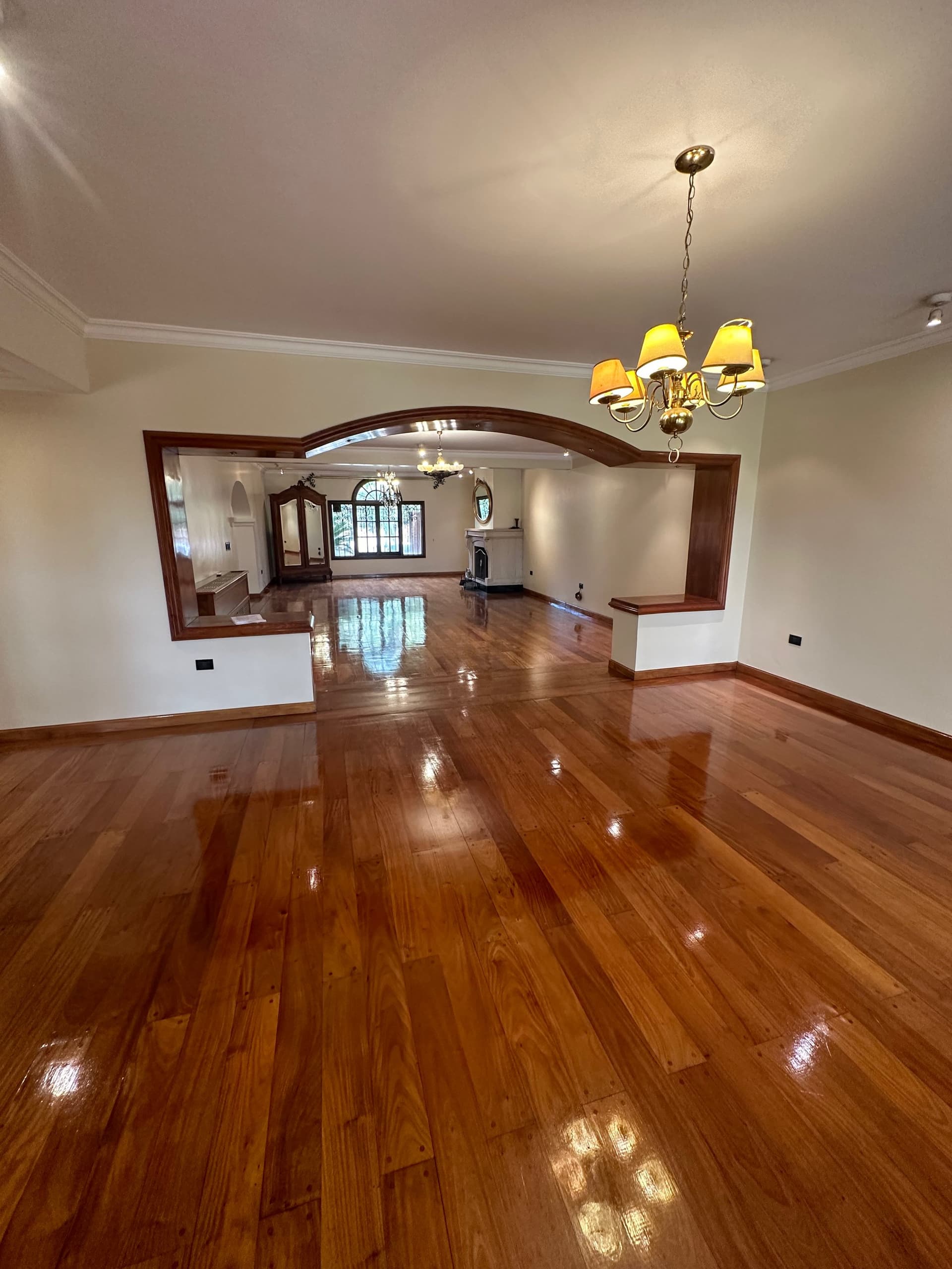 Gran Residencia De 4 Suites Mas Escritorio en Bo.Villamorra, foto 3