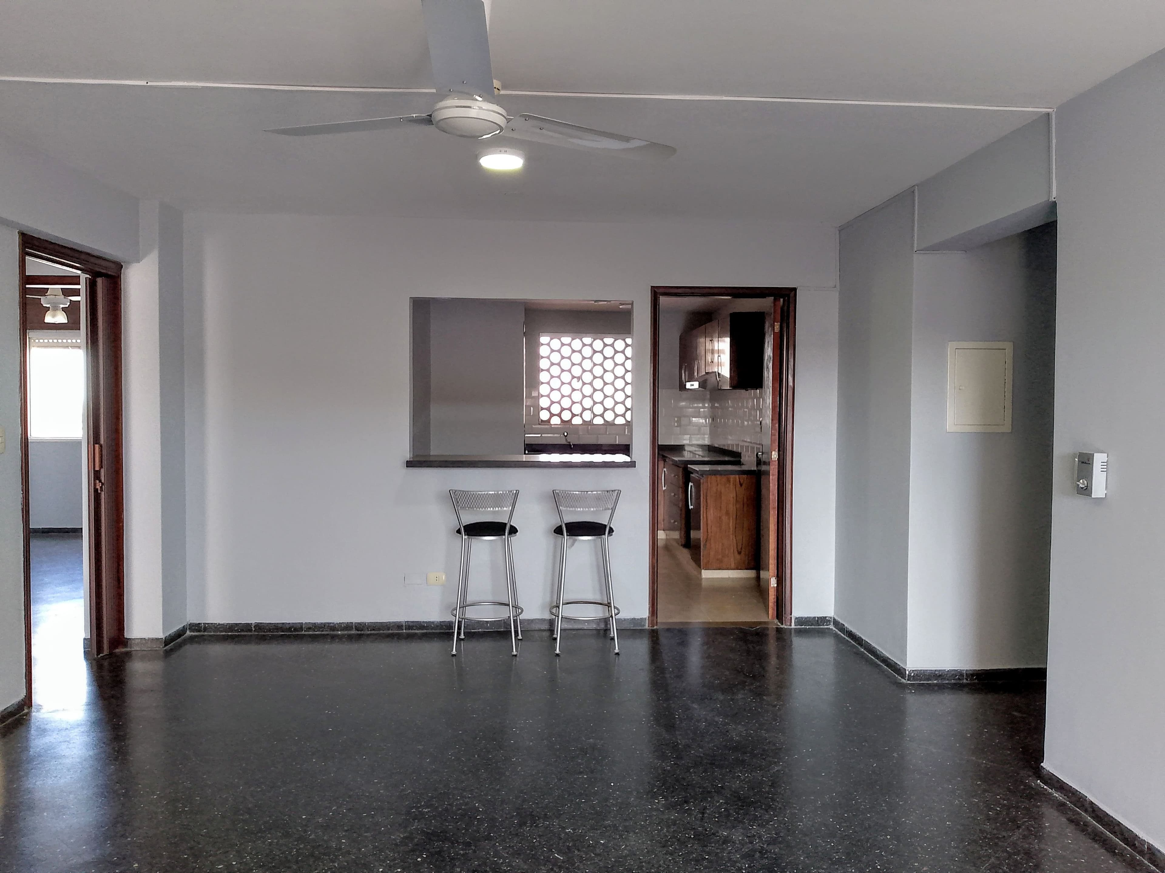 Depto. Remodelado a nuevo c/ cochera — foto 1