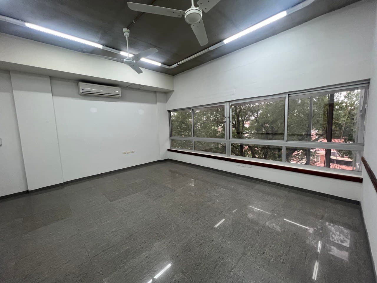 De aulas / oficinas - edificio corporativo, foto 2