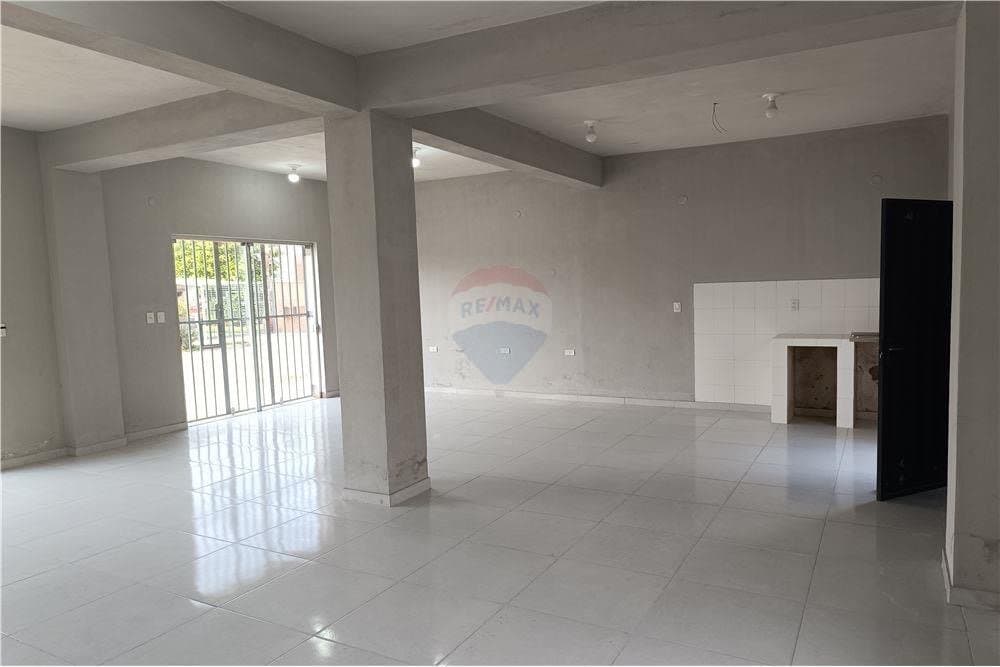 Casa con 2 salones comerciales, foto 4