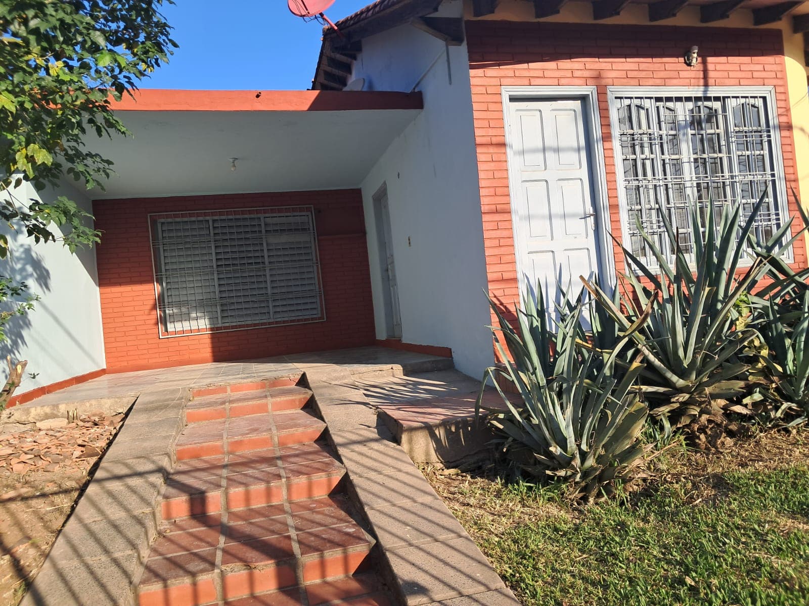 Terreno En Venta En Esquina De Barrio Obrero — foto 2