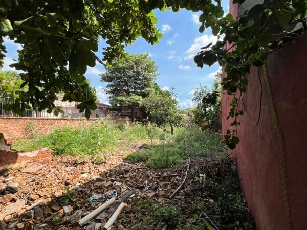 Vendo terreno sobre av. Augusto roa bastos
