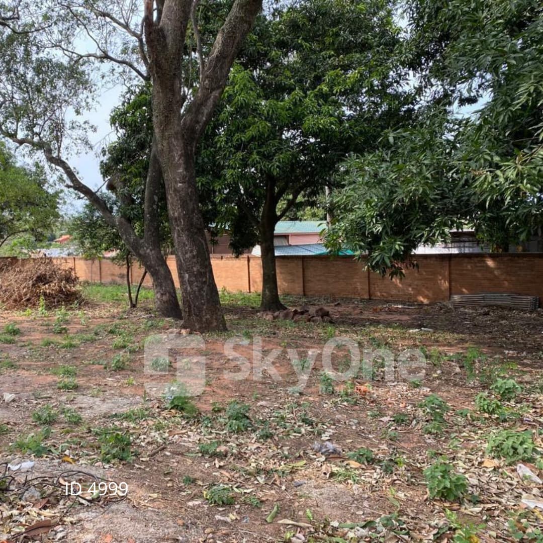 Venta de Amplio Terreno Amurallado en Lambaré-Zona Yacht y Golf Club
