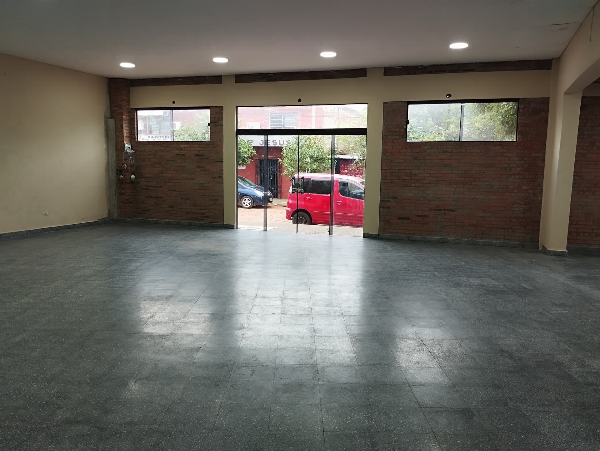 En alquiler amplio salon a estrenar San Lorenzo, foto 5