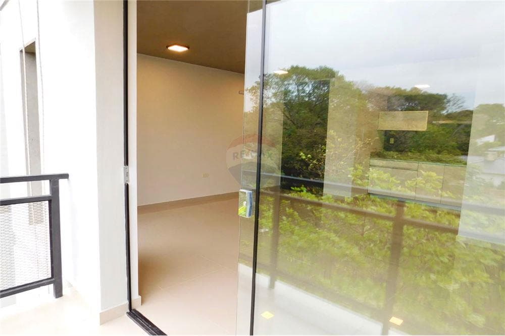 Moderno departamento en insignia 4, Luque, foto 5