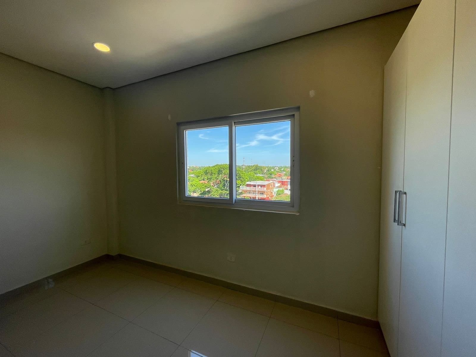 Dpto de un dormitorio en edificio los heroes — foto 2