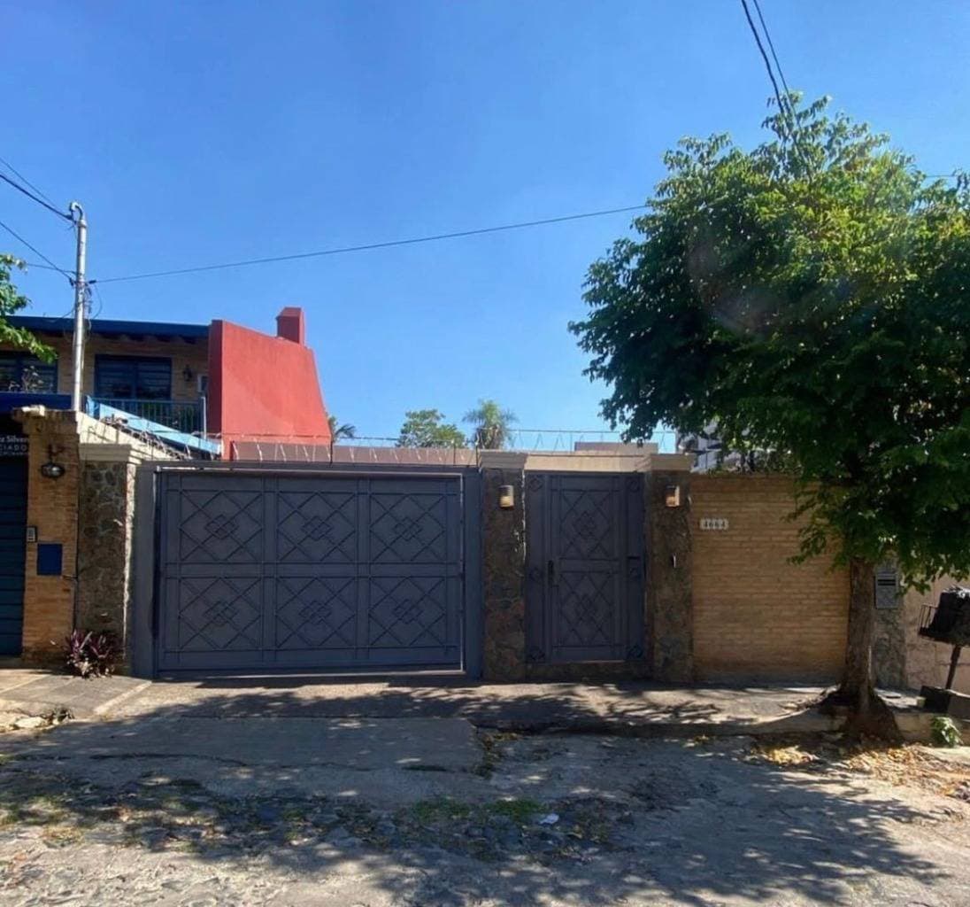 En venta residencia de 4 habitaciones, foto 2
