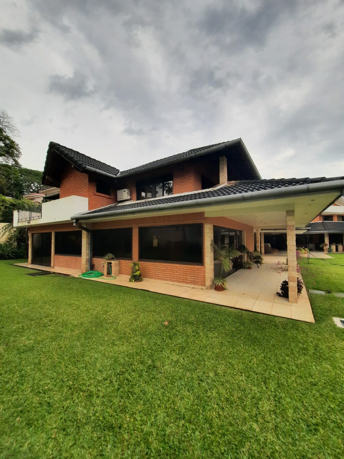 Residencia De 7 Habitaciones En Ycua Sati — foto 2